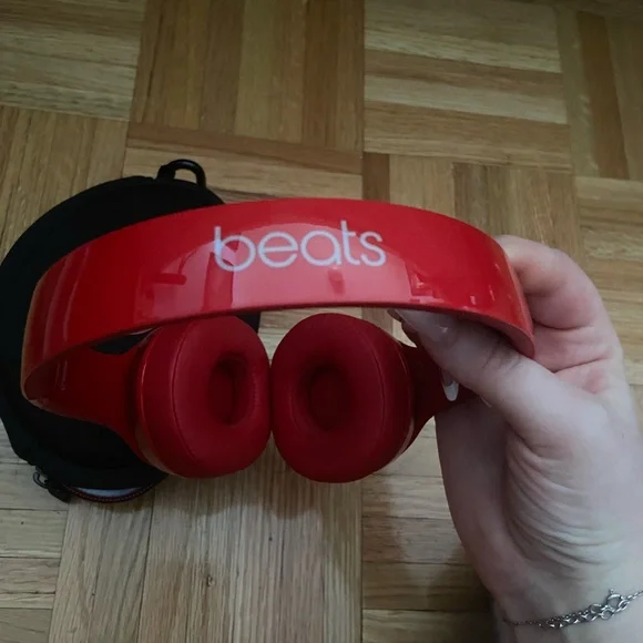 Beats Solo Red - Picture 3 of 11